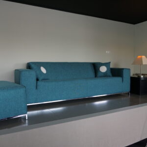 Montel 3-zitsbank met poef